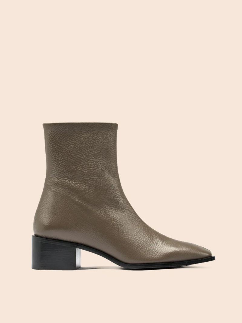 Maguire | Women's Palma Shiitake Boot Last Units