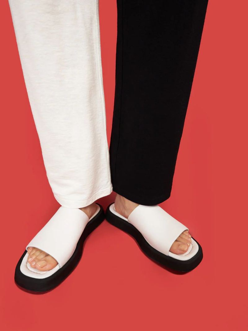 Maguire | Women's Bara Cream Sandal Large Last Units - Click Image to Close