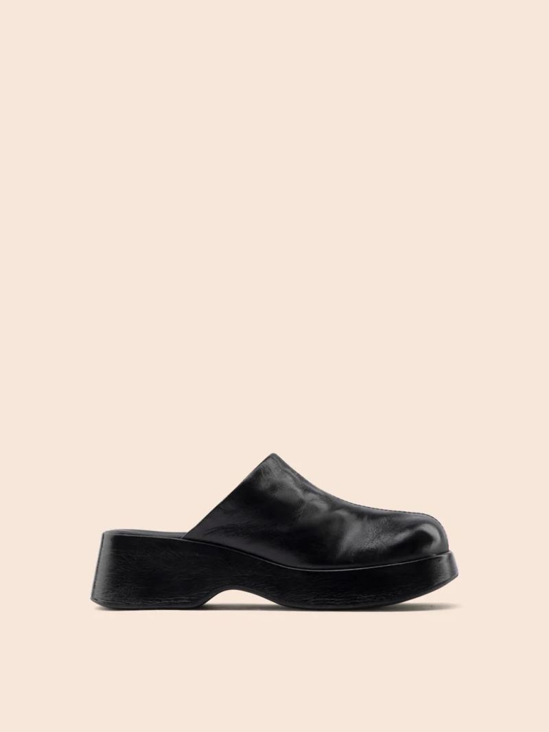 Maguire | Women's Vera Black Clog Platform Mule