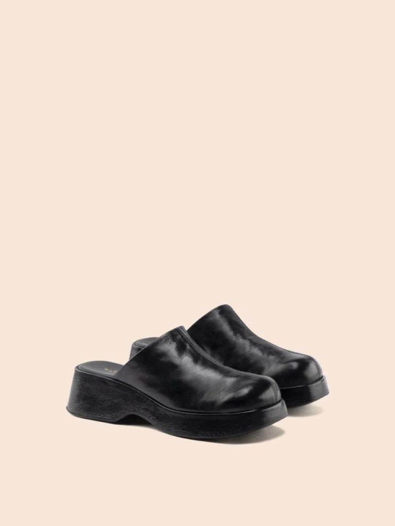 Maguire | Women's Vera Black Clog Platform Mule